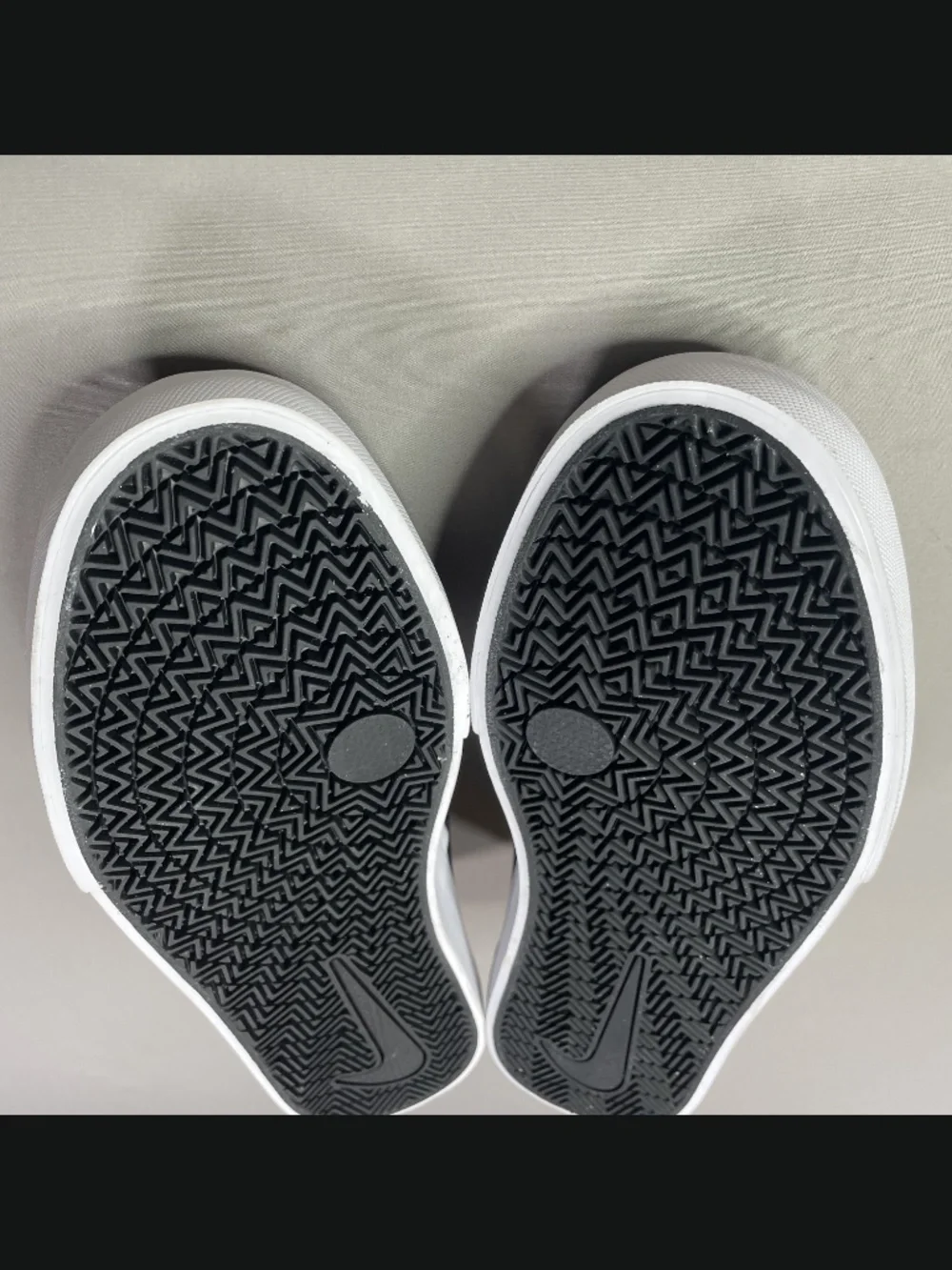 NEW Nike Shoes Mens 8.5 Womens 10 black SB Chron 2 slip on casual summer skate